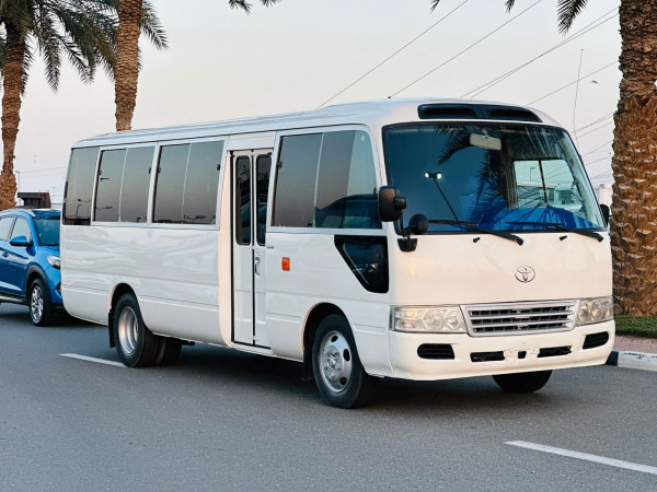 Discover Dubai S Shopping Districts With Our Seater Buses Go